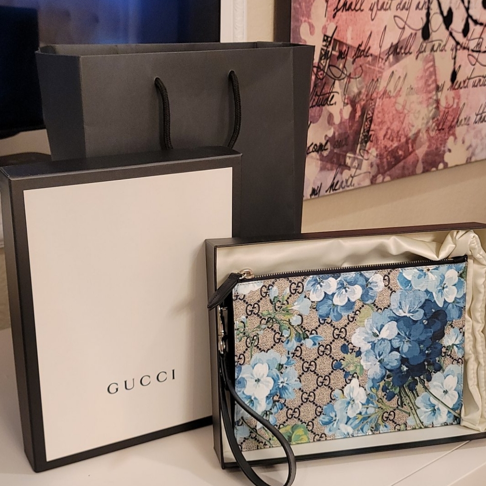 Gucci Blue Floral GG Supreme Wristlet Clutch